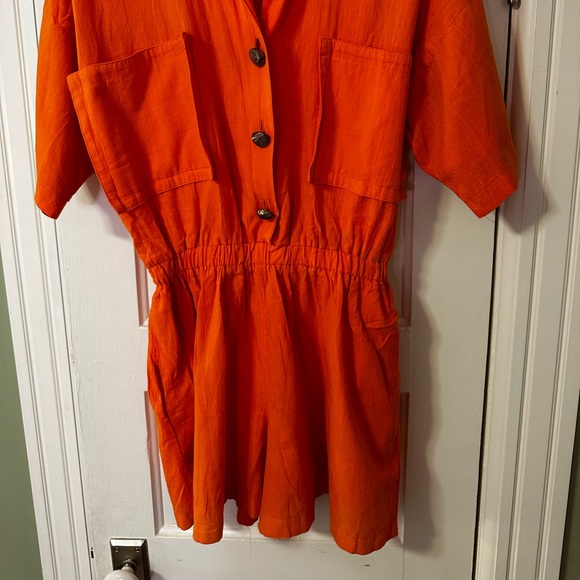 Vintage 90’s bright orange Laura Kidd %100 cotton romper with sea shell buttons - Picture 2 of 4